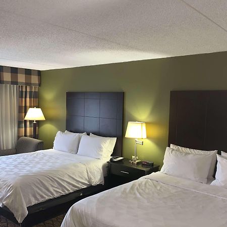 Отель Wyndham Garden Totowa Экстерьер фото