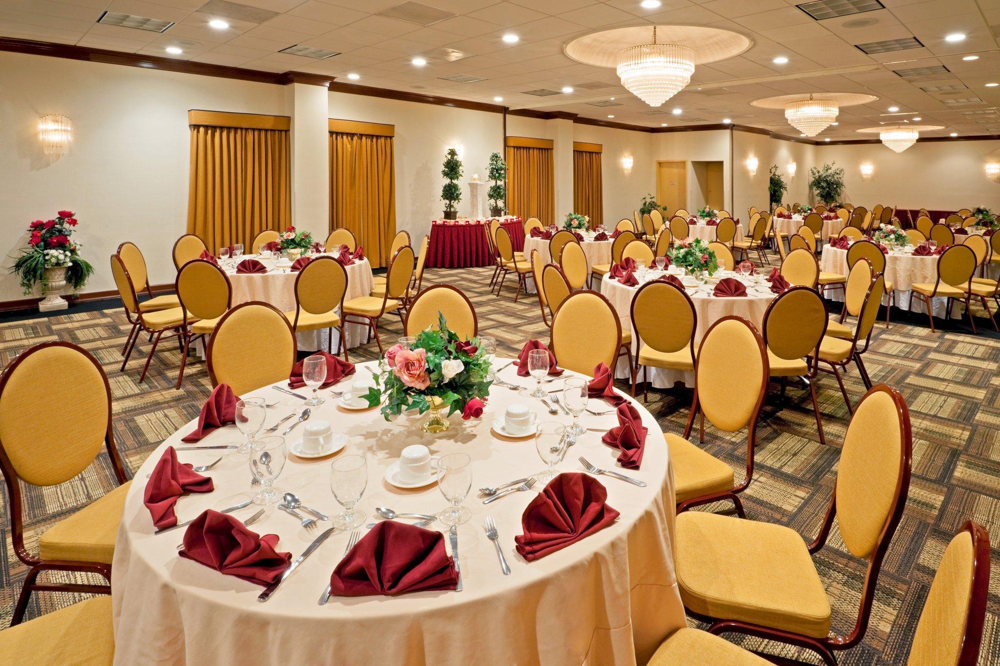 Отель Wyndham Garden Totowa Экстерьер фото